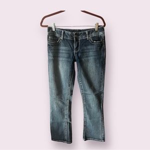 Maurice’s lightwash Lowrise bootcut jeans 31in waist 5/6 short